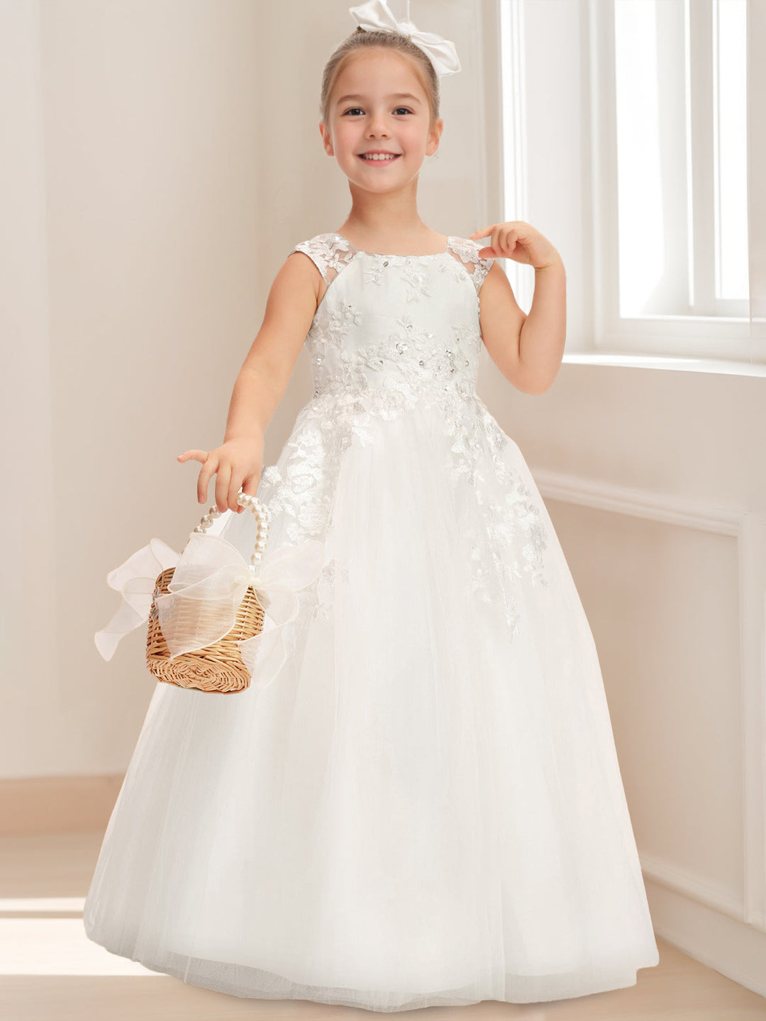 Ball Gown Scoop Neck Sleeveless Knee-Length Flower Girl Dress with Lace Appliques & Bowknot