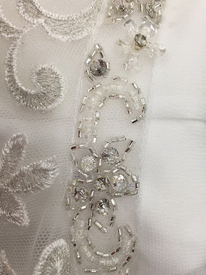 A-Line/Princess Halter Neck Sleeveless Floor-Length Wedding Dress with Lace Embroidery