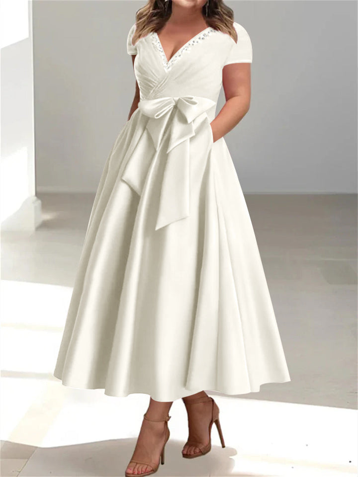 A-Line/Princess V-Neck Plus Size Mother of the Bride Dresses with Pockets & Ruffles