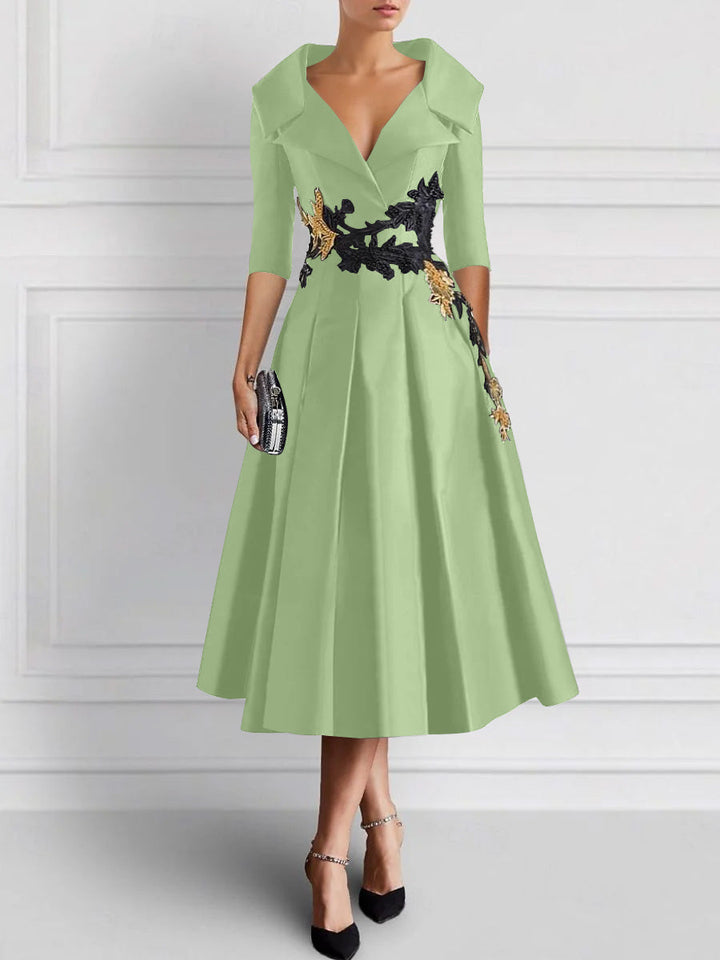 A-Line/Princess V-Neck Tea-Length Elegant Mother of the Bride Dresses with Appliques
