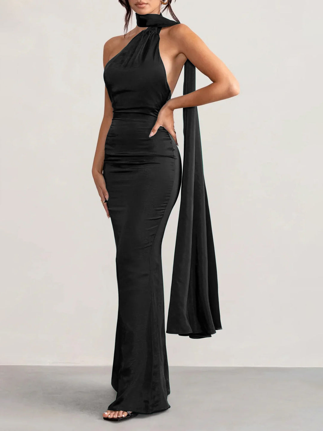 Sheath/Column Halter Floor-length Formal Dresses