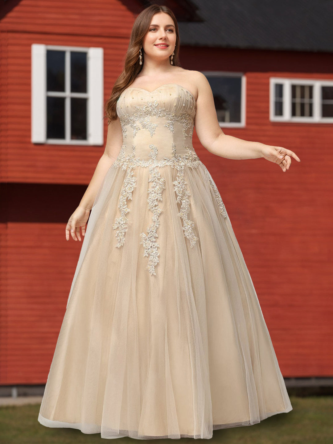 Ball Gown Sweetheart Neckline Sleeveless Floor-Length Tulle Plus Size Formal Dresses with Appliques, Lace & Beads