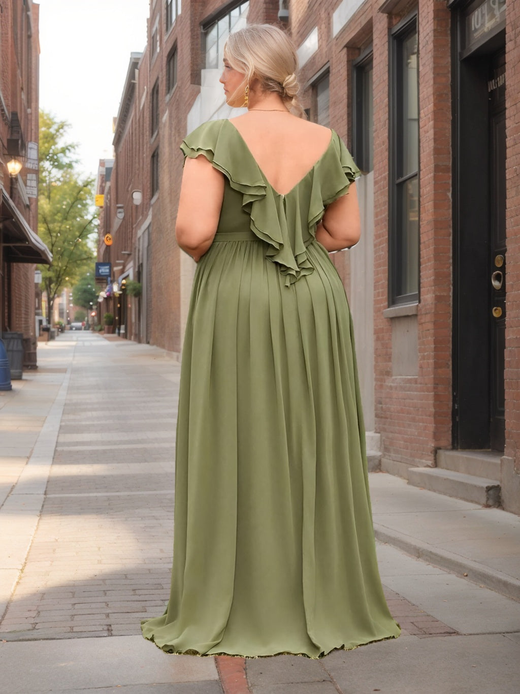 A-Line/Princess Deep V-Neck Short Sleeves Floor-Length Chiffon Plus Size Bridesmaid Dresses with Ruched