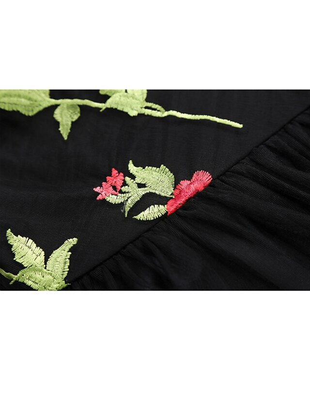 A-Line/Princess Off-the-Shoulder Cocktail Party Dresses Knee Length Short Sleeves with Embroidery Appliques