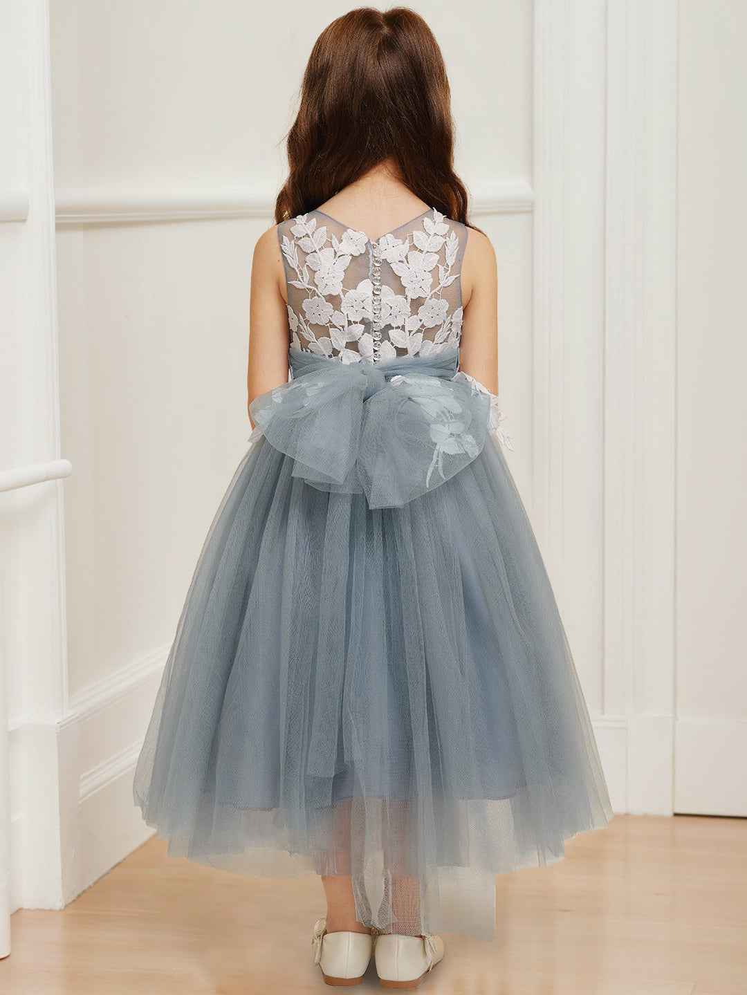 A-Line/Princess V-Neck Sleeveless Tea-Length Flower Girl Dresses with Bow & Lace Appliques