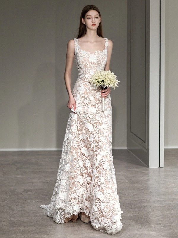 A-Line/Princess Scoop Sleeveless Sweep Train Wedding Dresses with Lace Appliques