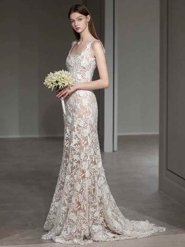 A-Line/Princess Scoop Sleeveless Sweep Train Wedding Dresses with Lace Appliques