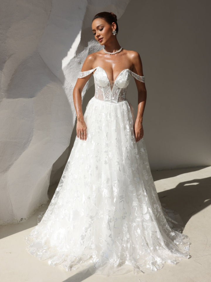 A-Line/Princess Sweetheart Wedding Dresses Lace Sweep Train/Brush Train