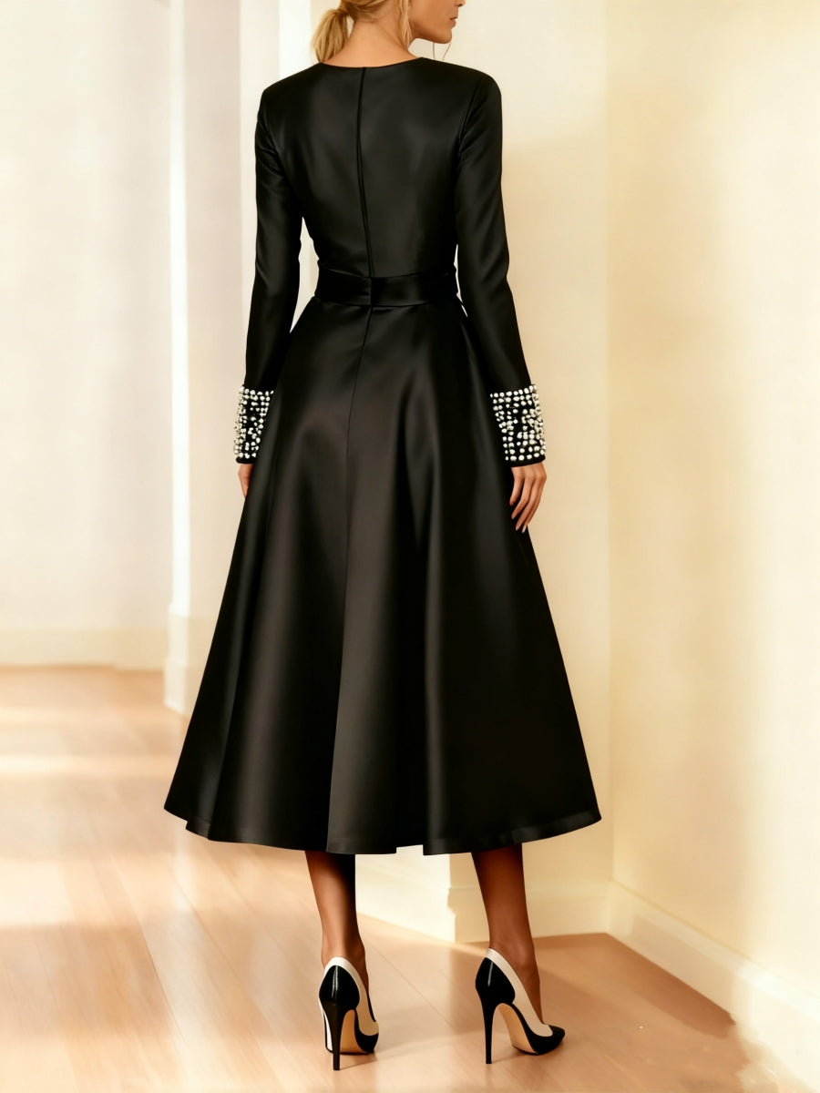 A-Line/Princess Long Sleeves Jewel Neck Mother of the Bride Dresses with Beading Tea-Length