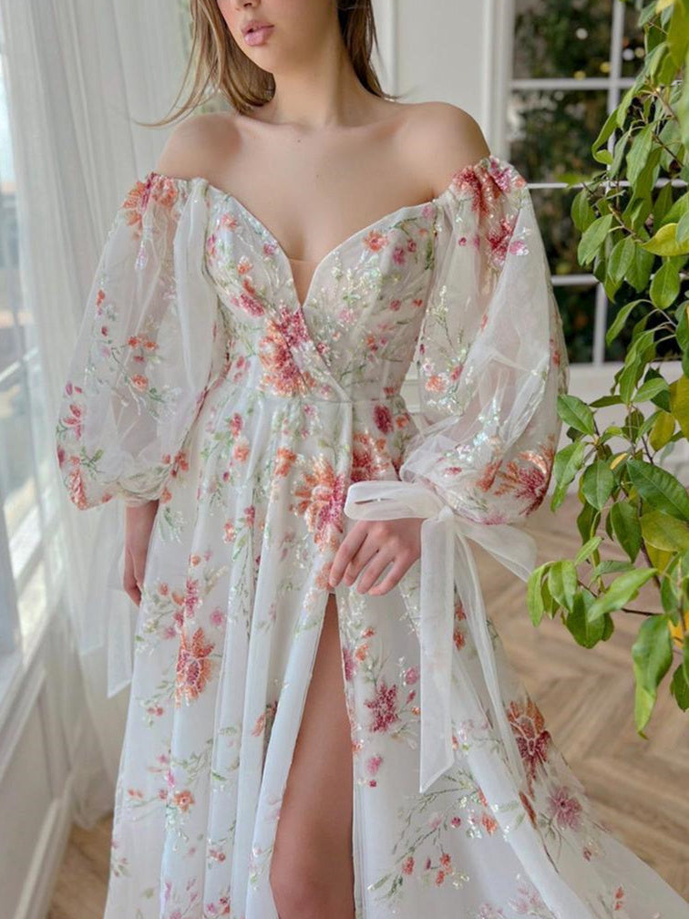 A-Line/Princess Sweetheart Long Sleeves Floor-Length  Formal Dresses with Embroidery