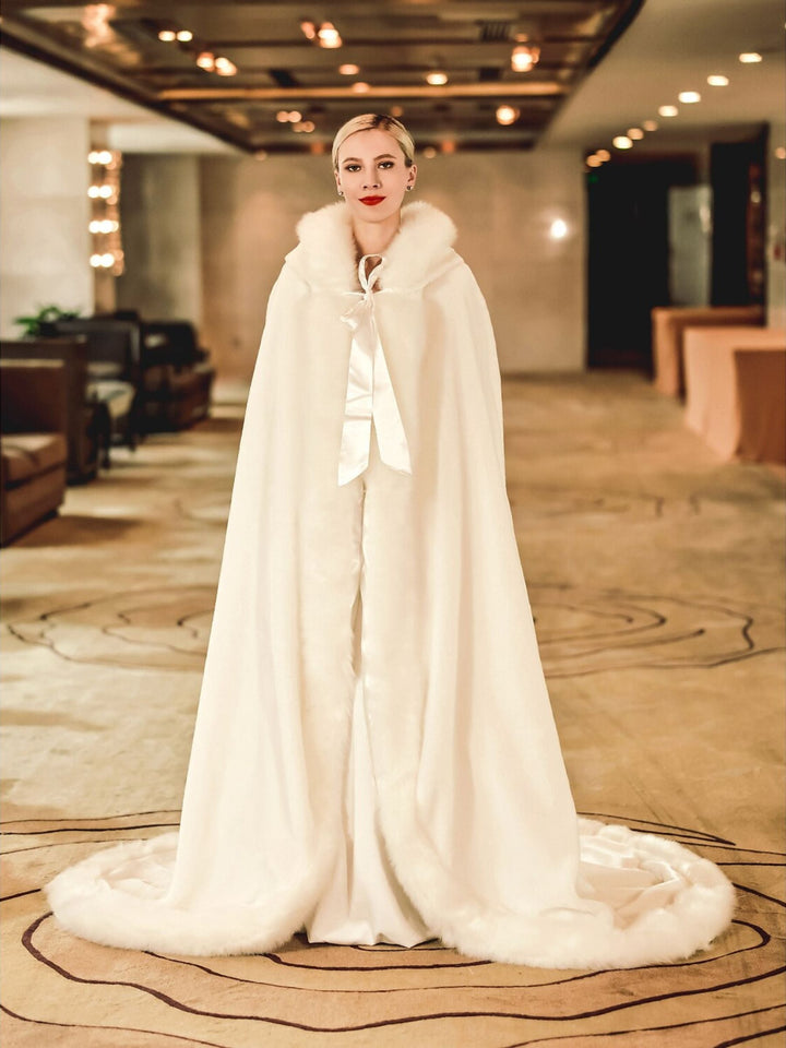Women鈥榮 White Retro Elegant Faux Fur Floor Length Wrap Cloak with Tie