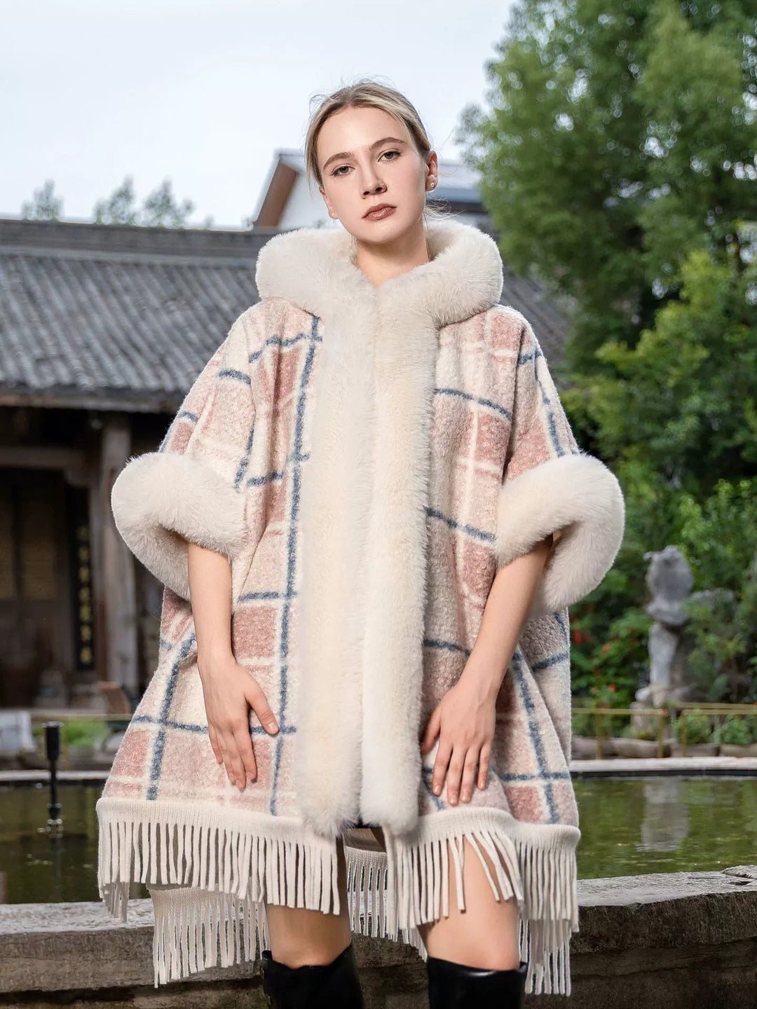 Women鈥檚 Winter Plaid Warm Knit Fleece Cape Shawl/Wrap with Tassels