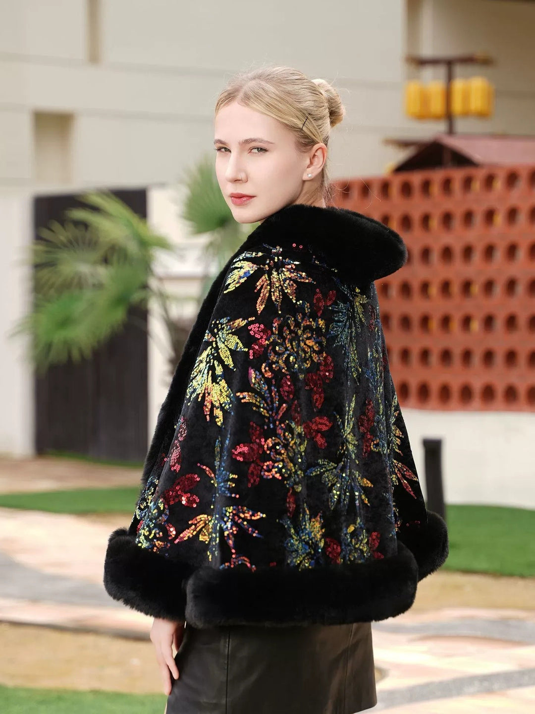 Women鈥檚 Elegant Black Sequin Knit Cape Shawl/Wrap