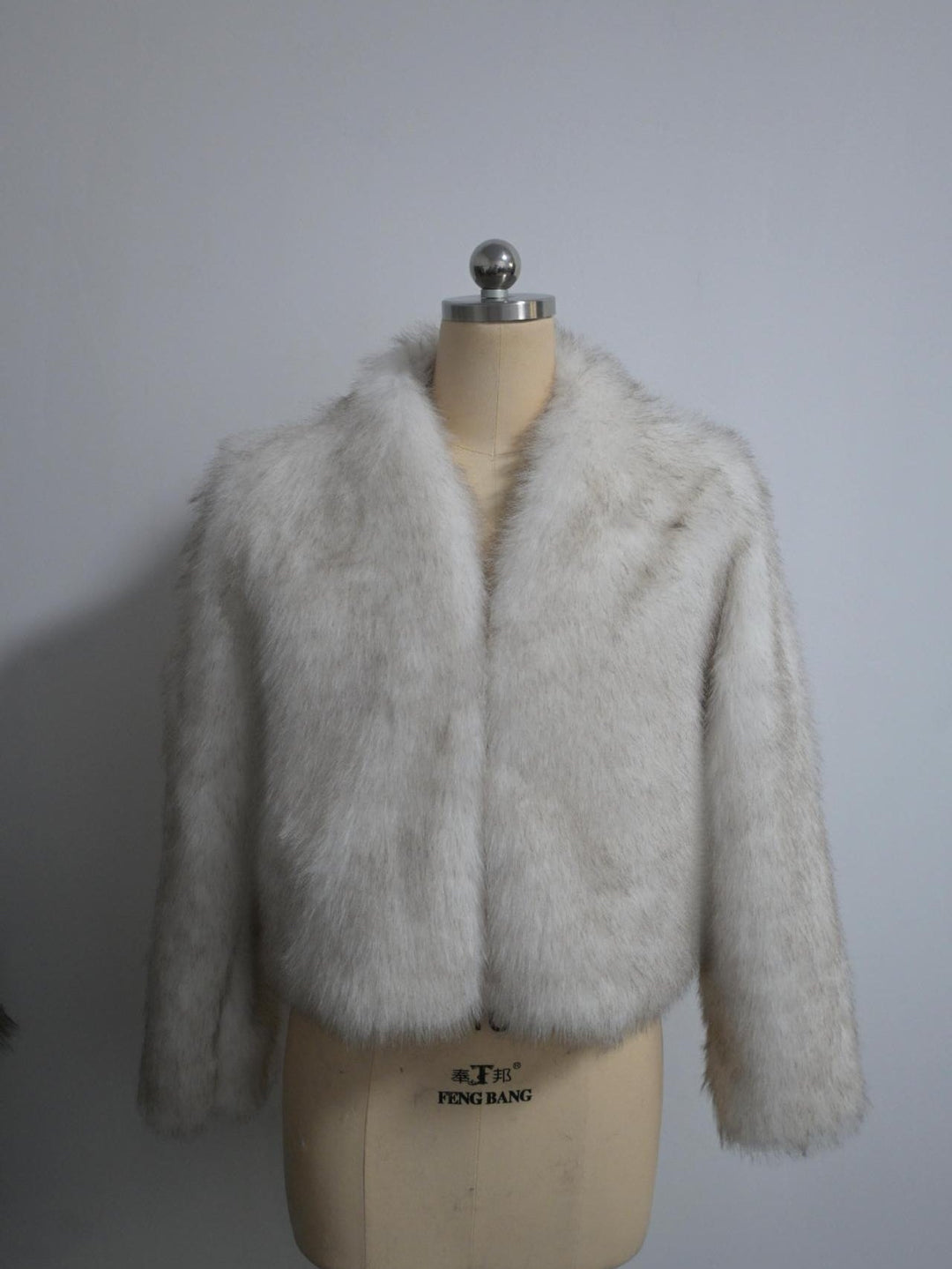 Women鈥檚 Fluffy Faux Fur Long Sleeves Winter Warm Cropped Jackets